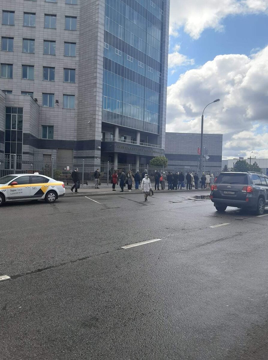 Должники спешат в суд для подачи своих возражений на требования кредиторов. Фото из ленты Фейсбук, группа Арбитражного суда г.Москвы.