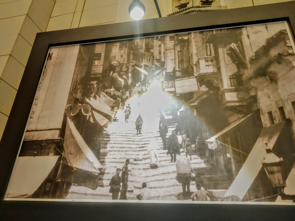  Фото из экспозиции о строительстве Тюннеля.