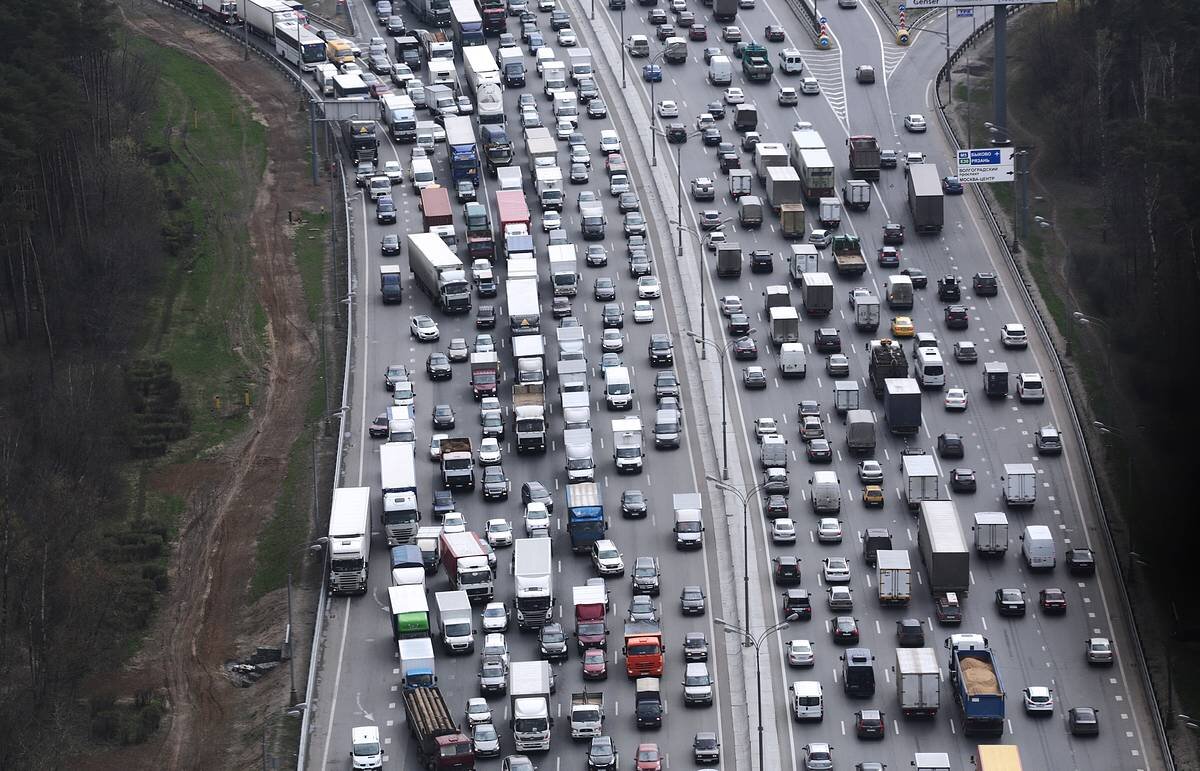 Вечная пробка на Ярославском шоссе.