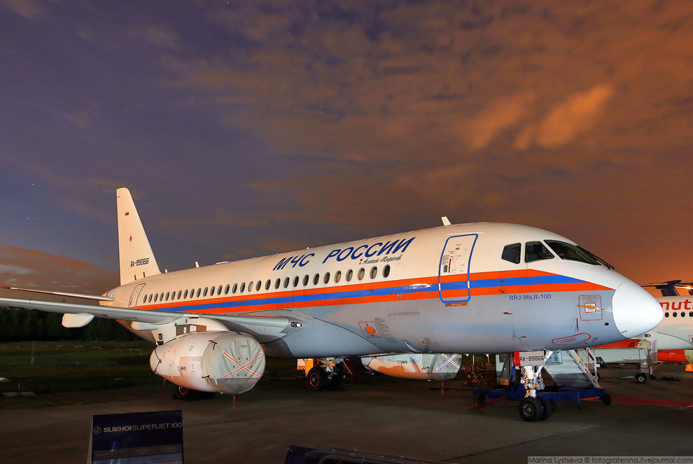 Ssj100. Суперджет 100. Сухой RRJ-95lr-100. Самолет сухой Суперджет 100-95. Сухой Джет 100 95.