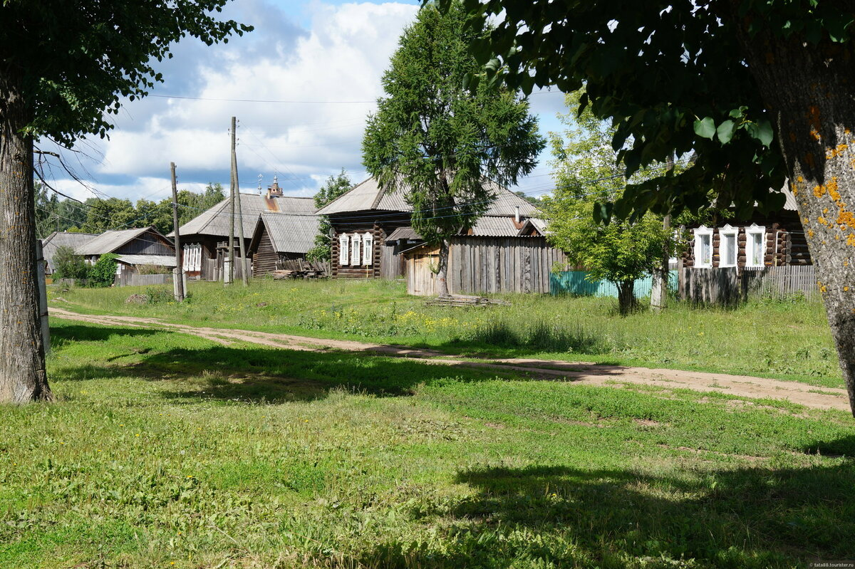 Любого села. Деревенская улица. Деревенская улочка. Деревенская улица с домами. Улица в селе.