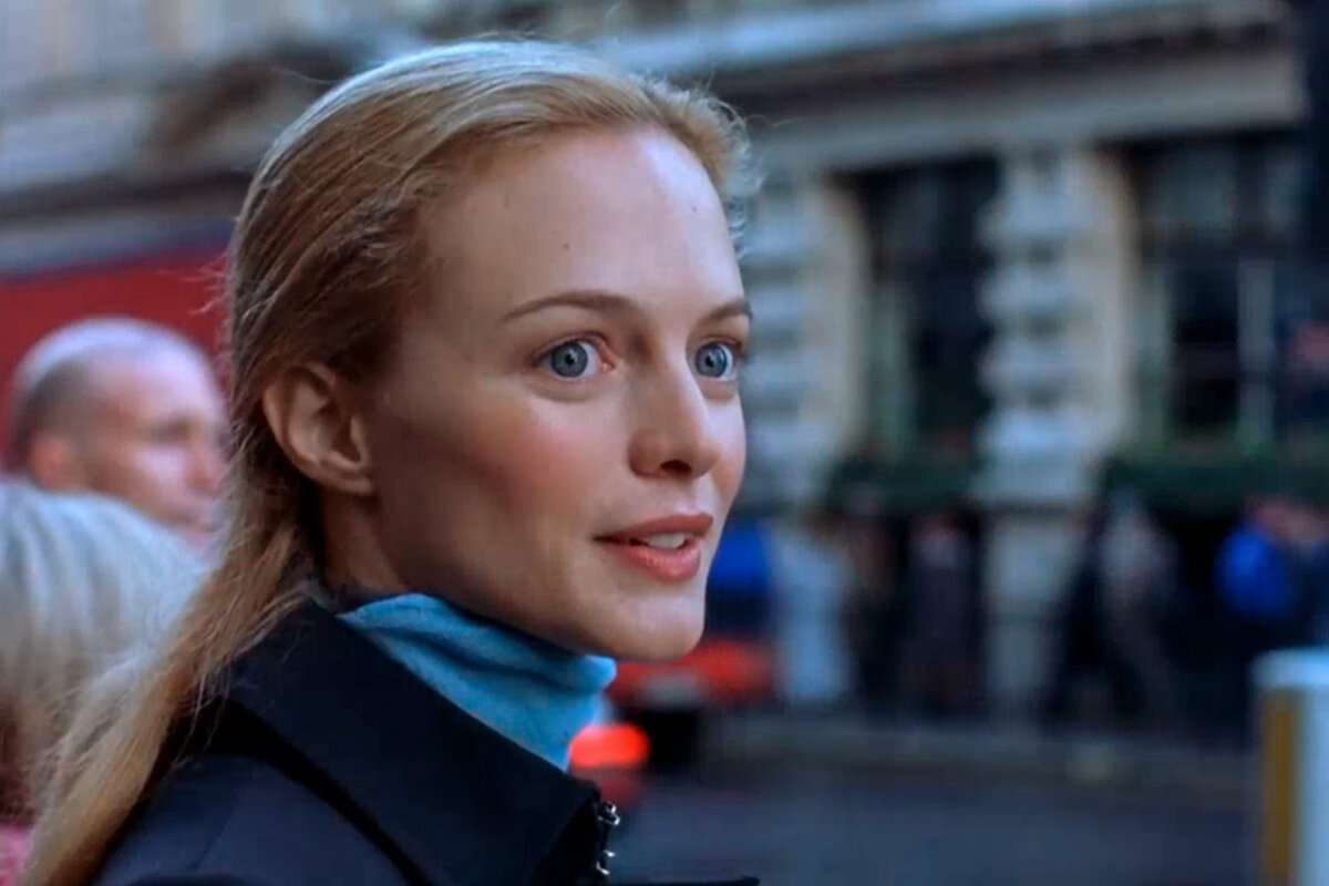 Кадр из фильма "Убей меня нежно" (англ. Killing Me Softly), 2001 с Хизер Грэм и Джозефом Файнсом в главных ролях 