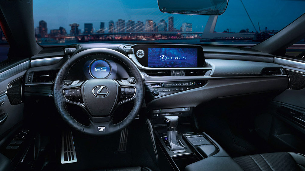 Фото: Lexus 