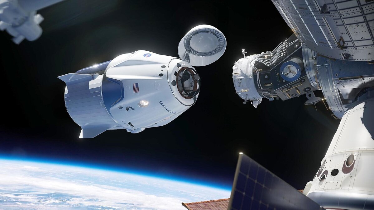 Космический корабль Dragon 2.