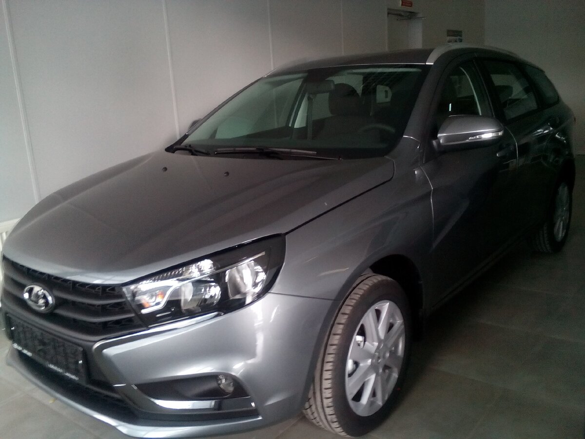 Первое фото в Автосалоне 