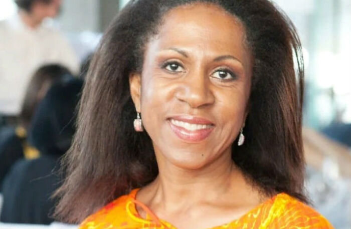 Елена Ханга