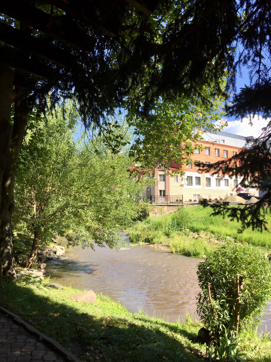 вид на сан. Центросоюз со стороны сан. Алтай Веста