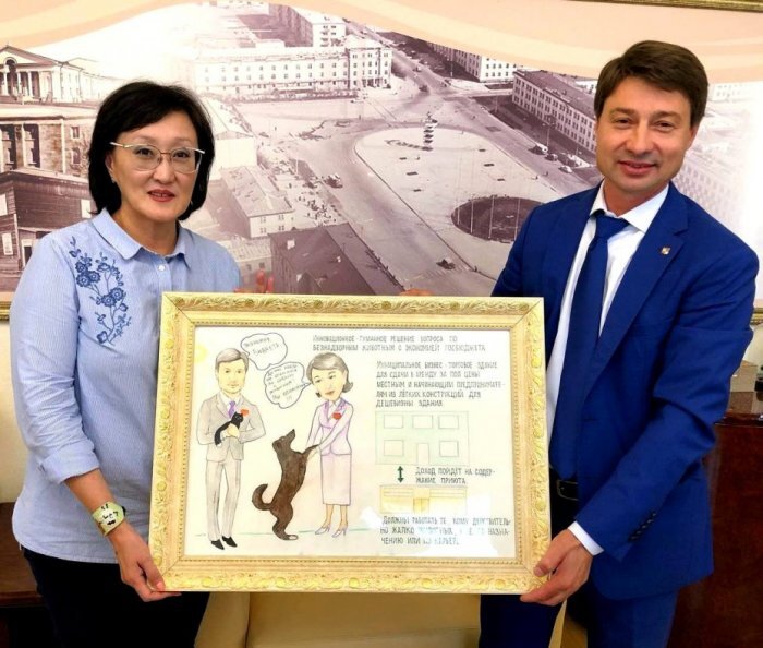 Сама чиновница отметила, что проходит лечение в Москве. но об увольнении речи не идет 