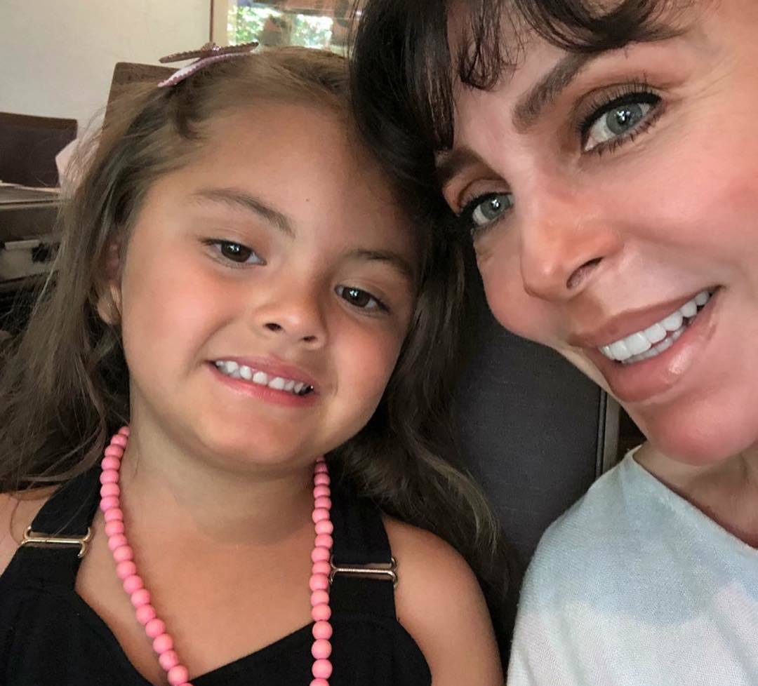 Вероника Кастро выглядит скорее старшей сестрой, чем бабушкой