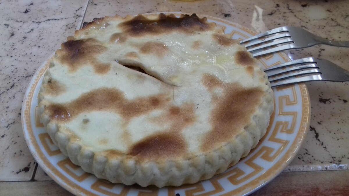 Фыджин - пирог с мясом