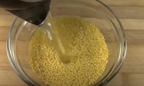 Ингредиенты для капустняка с квашеной капустой: