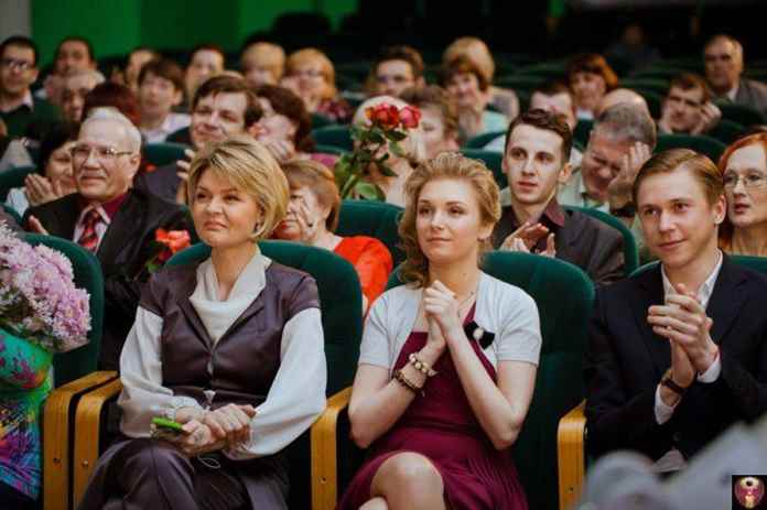 Фильм "Между нами девочками-2" 2019 год