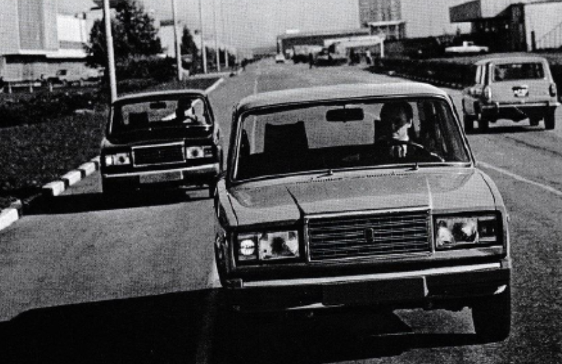 ВАЗ-2107. Люкс по-советски. Почти Волга. 30 лет на конвейере. 