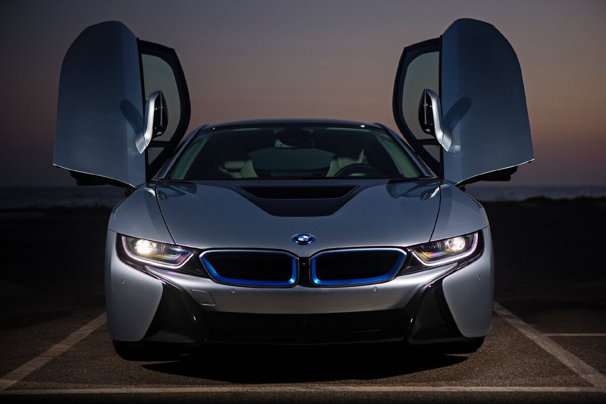 Машина BMW i8 черный