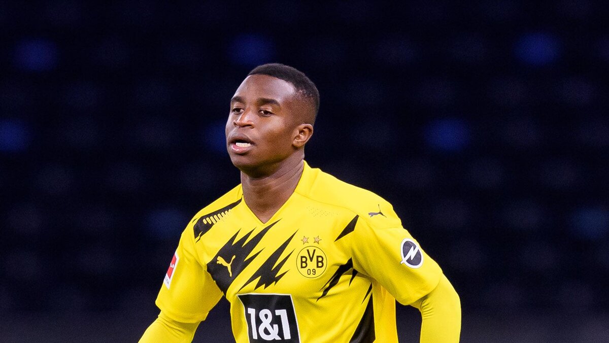 Юссуфа Мукоко - игрок "Боруссия" Дортмунд.