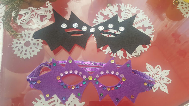 Карнавальные маски из цветного войлока.