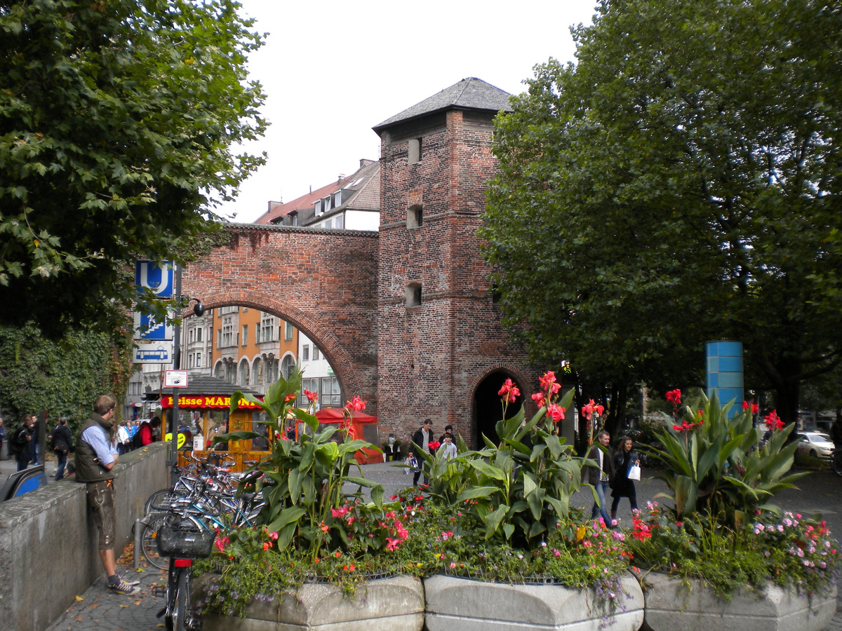 Мюнхен. Ворота "Сендлингер Тор". Тоже немного похоже на Нюрнберг. Фото автора блога