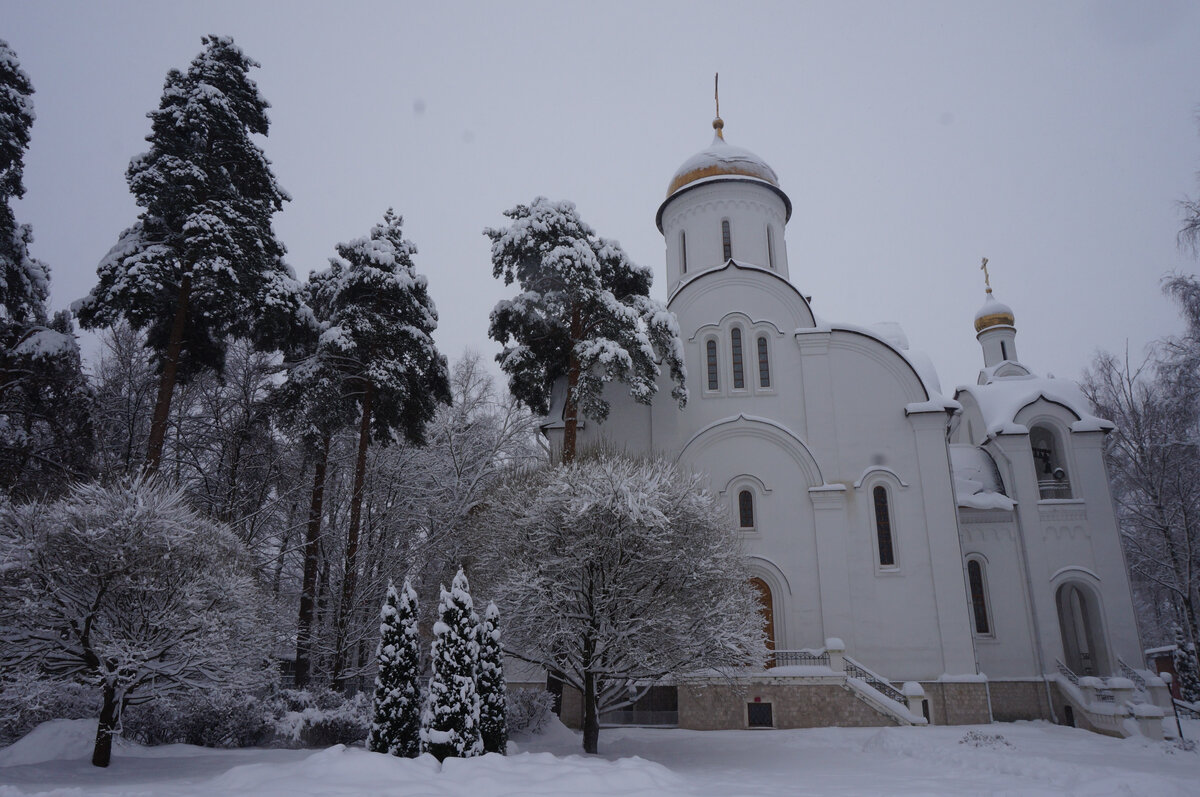 ХРАМ ВОСКРЕСЕНИЯ ХРИСТОВА В ПОСЕЛКЕ БЫКОВО