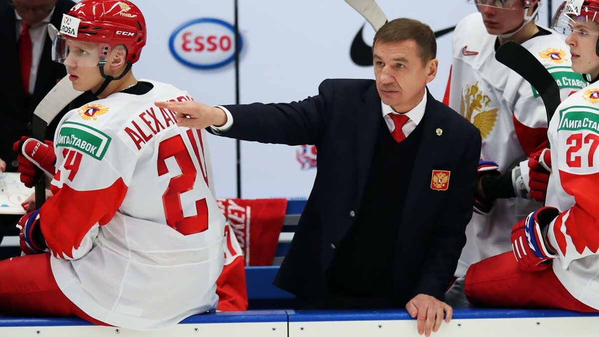 Главный тренер сборной России В.Брагин