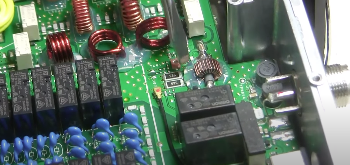 Что внутри Yaesu FTDX10