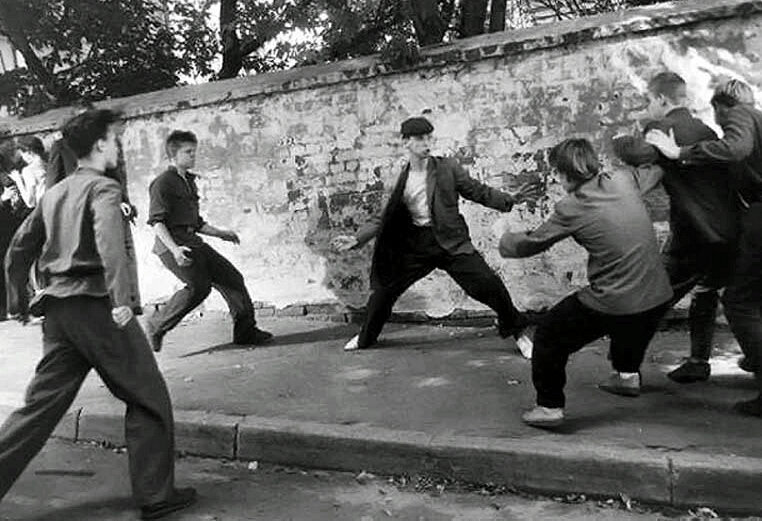 Кадр из фильма «Прощай, шпана замоскворецкая» (1987)