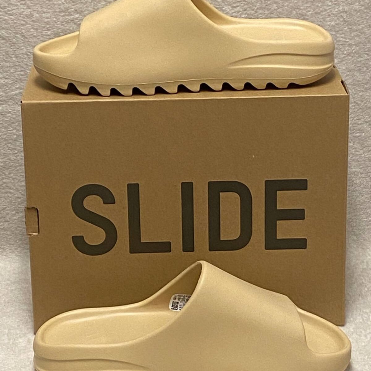 Адидас слайд. Adidas Yeezy Slide. Шлепанцы adidas Yeezy Slide. Тапочки адидас Yeezy. Тапки Yeezy Slide.