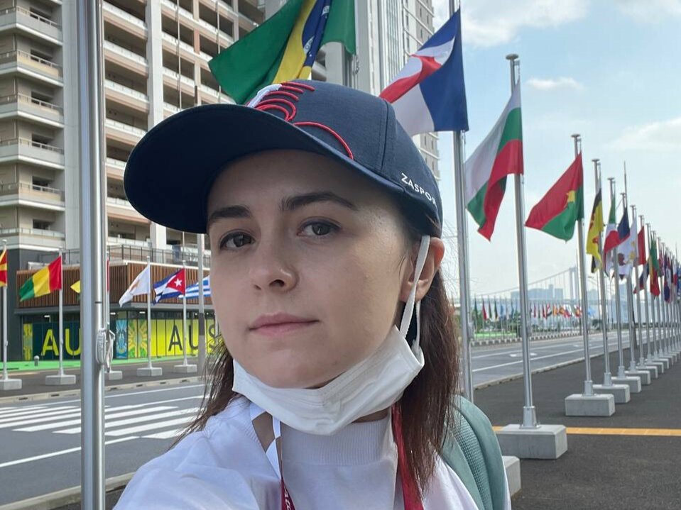 Маша в Олимпийском городке в Токио.