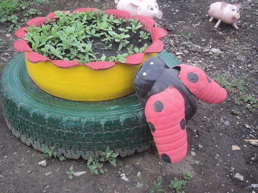 Почему она считает, что её мнение - единственное верное? Захотела цветы - посадила, а я вот хочу газон!