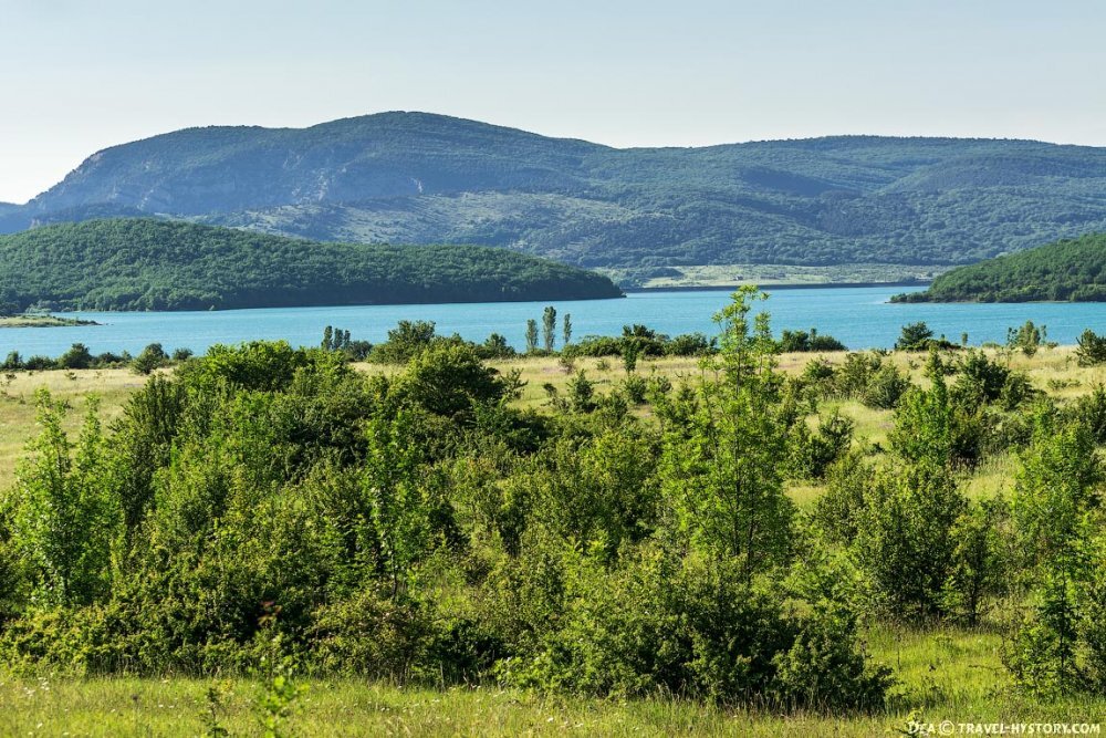 Чернореченское водохранилище под Севастополем. Источник: travel-hystory.com