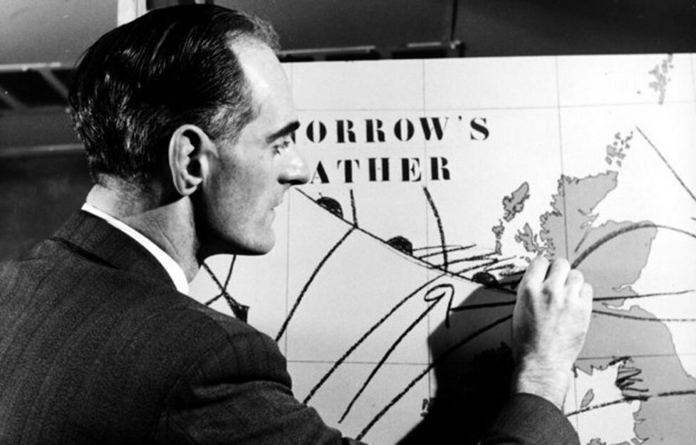 Телепрогноз погоды на BBC с Джорджем Коулингом (1954 г.).