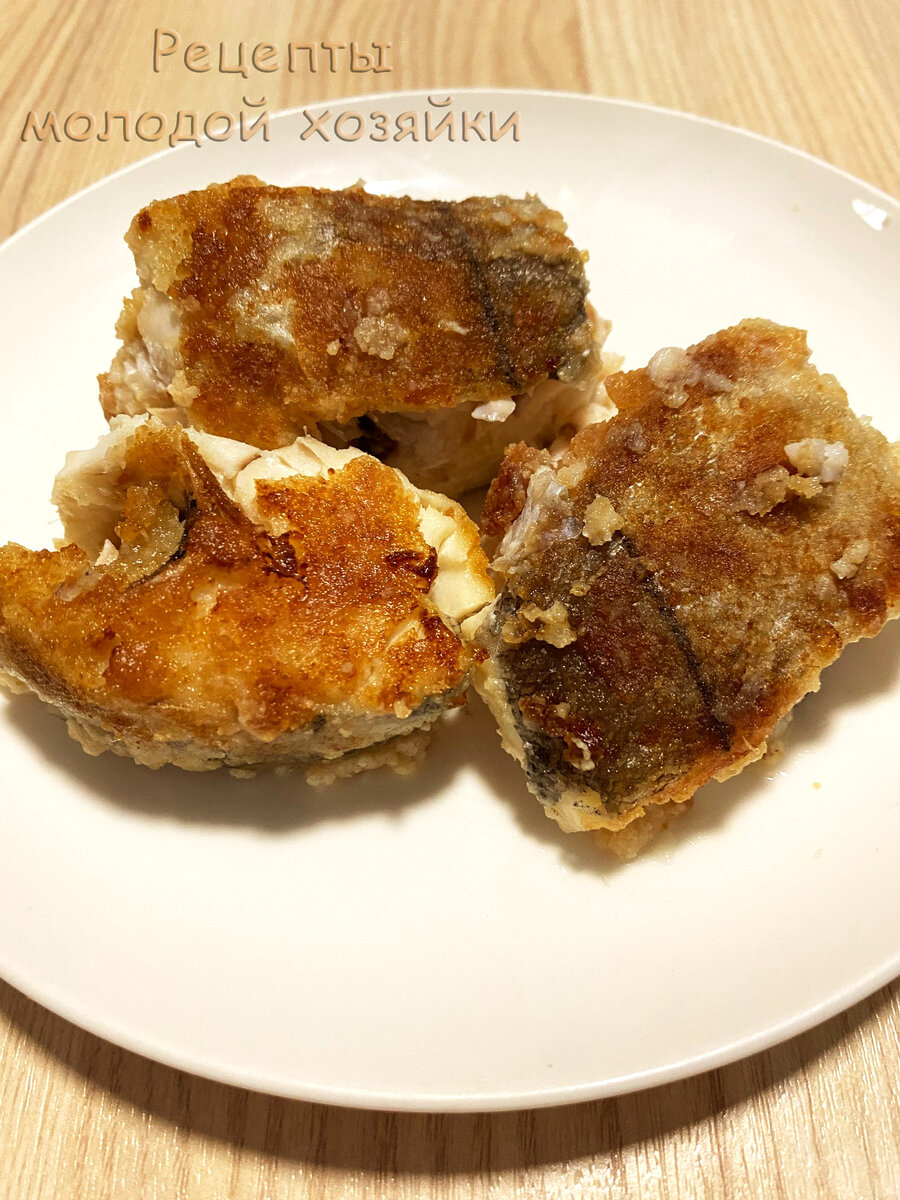 Жареная рыбка в хрустящей панировке - прекрасная закуска, которая подойдет на любой праздник и не только