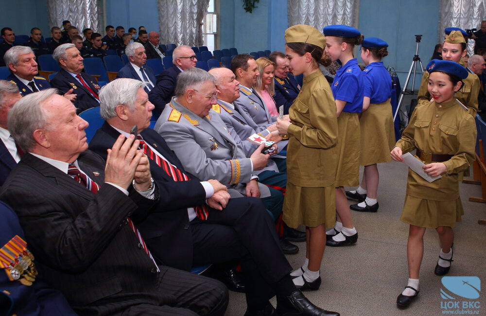 В Центральном офицерском клубе ВКС прошел праздничный концерт, посвященный Дню защитника Отечества