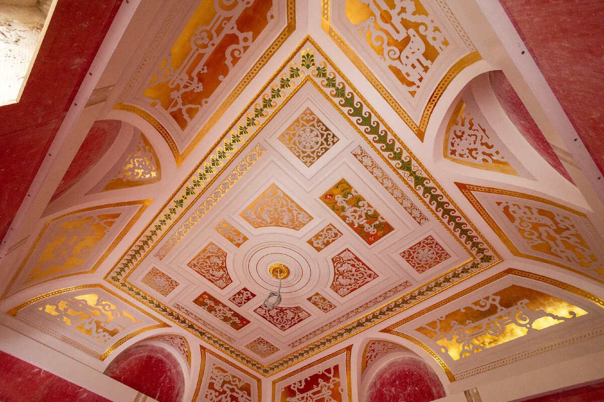 Будущий плафон в Зеркальном кабинете. Фото: ГМЗ «Царское Село»