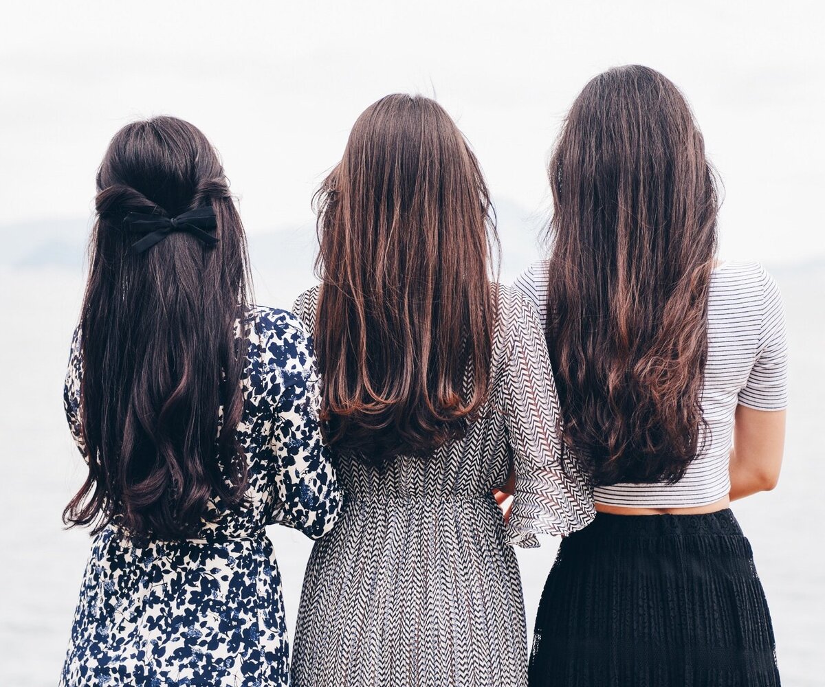     "Нет" тусклости и сухим кончикам: рецепты лучших домашних спреев-реаниматоров волос