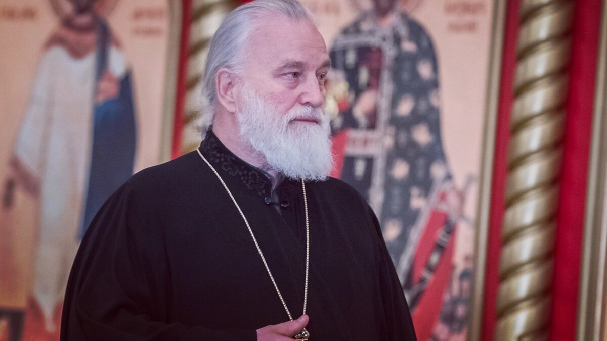 Павел (Пономарев) — епископ Русской православной церкви, митрополит Крутицкий и Коломенский, ректор Российского православного университета святого Иоанна Богослова, кандидат богословия. 