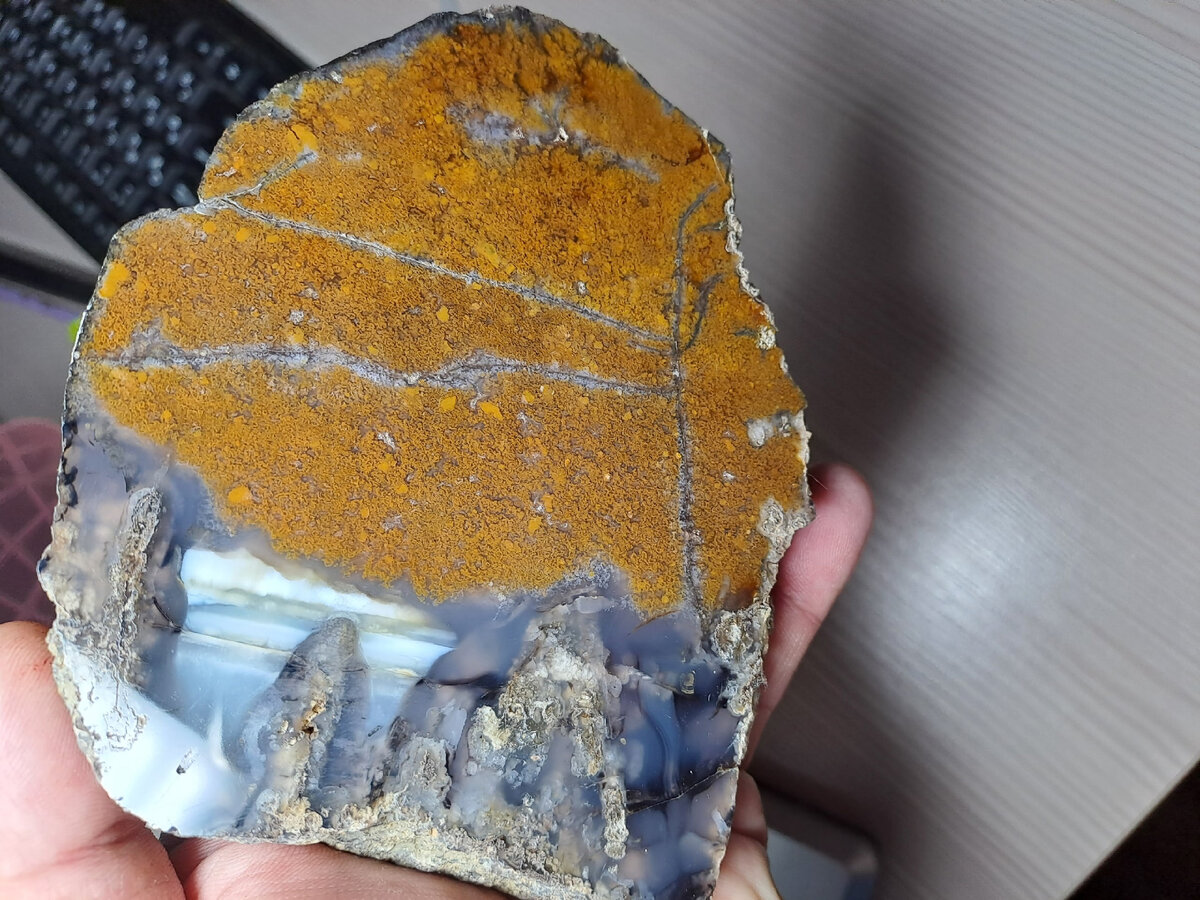 Пластина Чукотского агата.