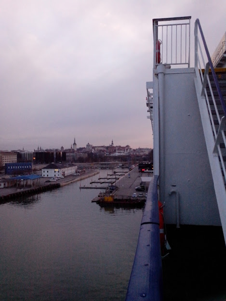 Вид с парома на Таллин. Фото автора