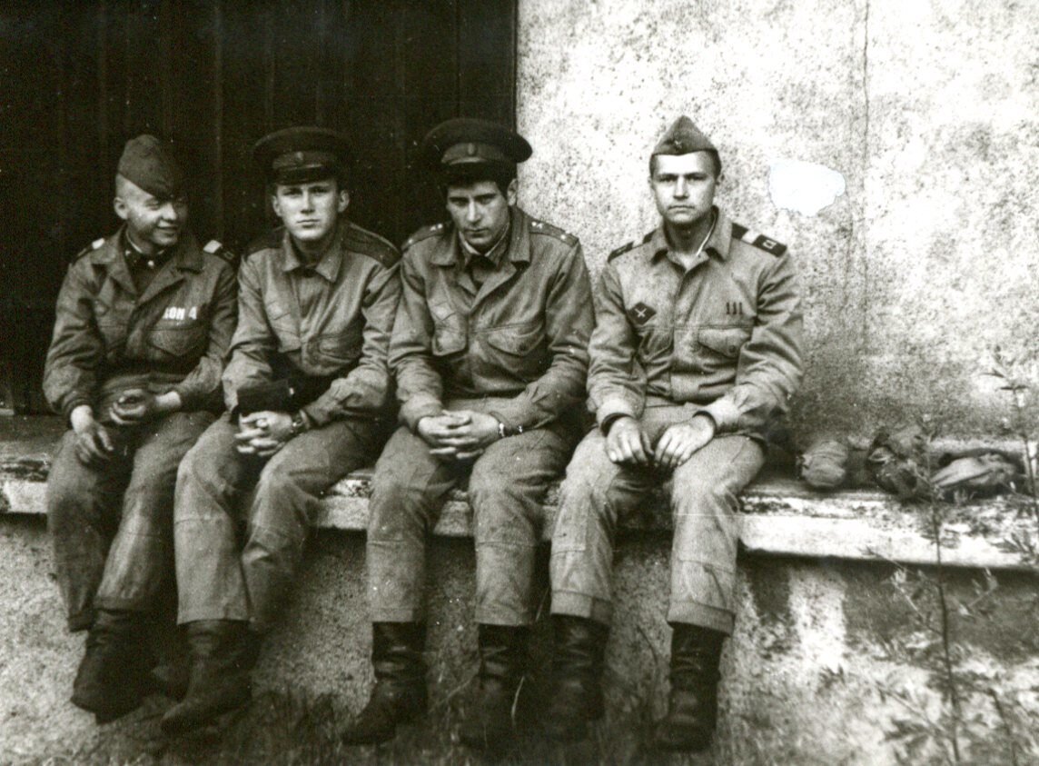 ГСВГ, на немецком вокзале... Фото Виктора Орешкина.