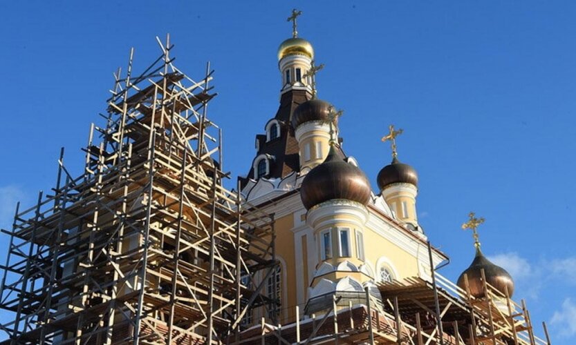 Не стройте храмов. Церковь в Жулебино фото.