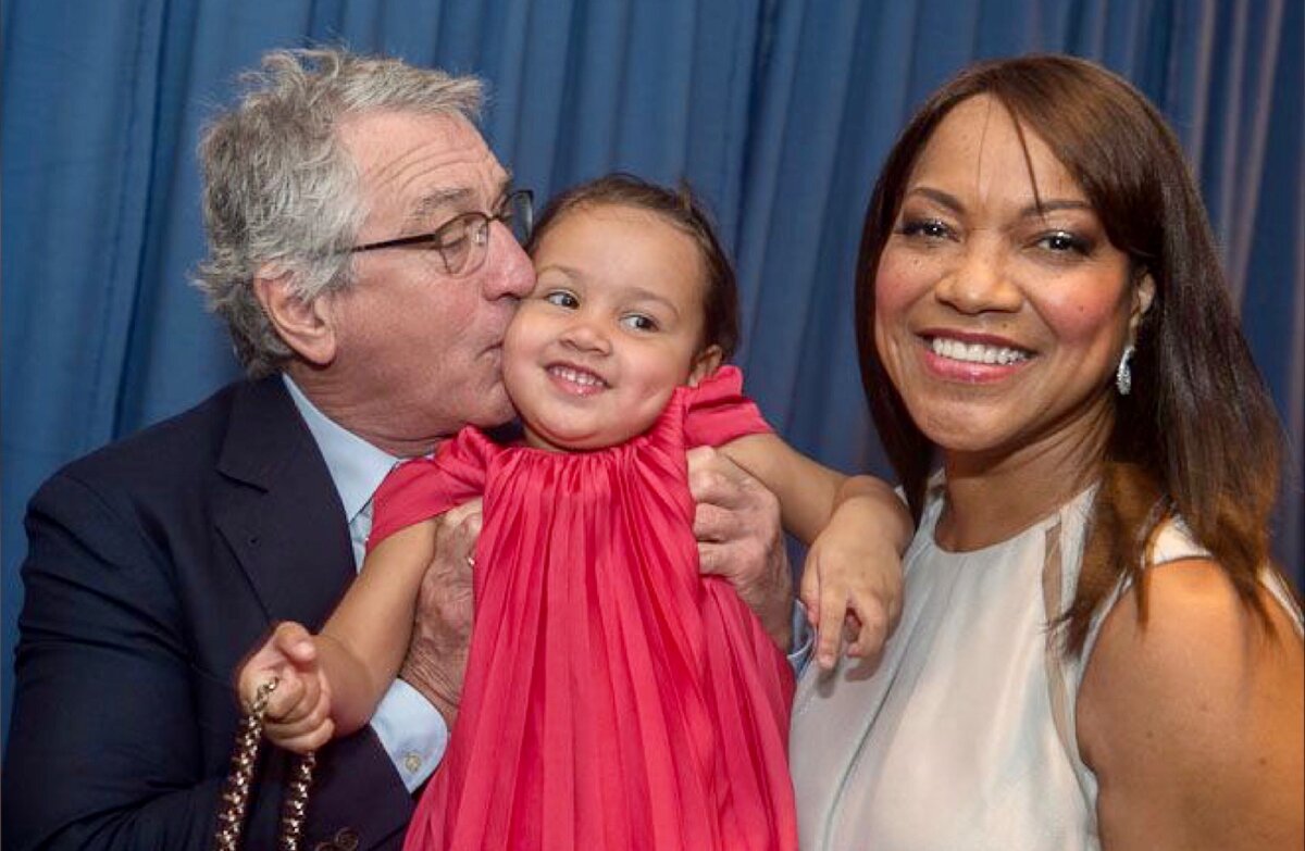 Сын роберта де ниро. Дочь роберта де ниро. Роберт де ниро с женой. Грейс хайтауэр и роберт де ниро. Роберт де ниро супруга.