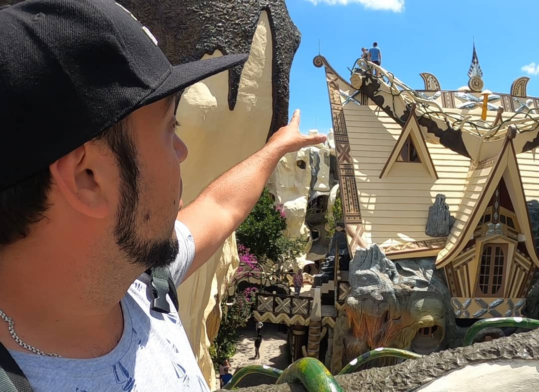 Крейзи Хаус - вовсе не сумасшедший дом, а сказочный и волшебный, где вы сможете окунуться в детство :)