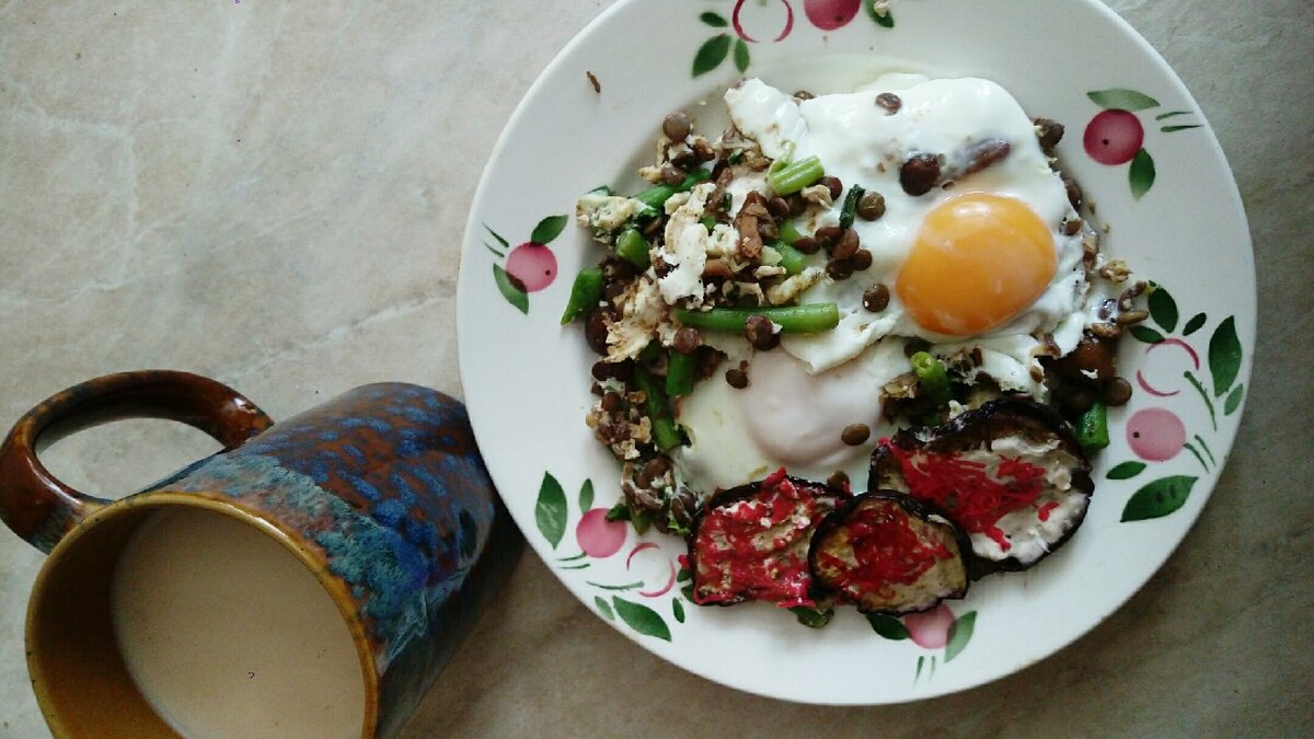 Извините, но без фото еды никак :)