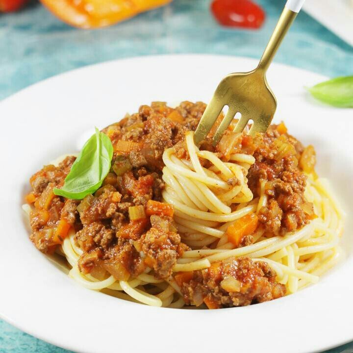 Спагетти под соусом Болоньезе