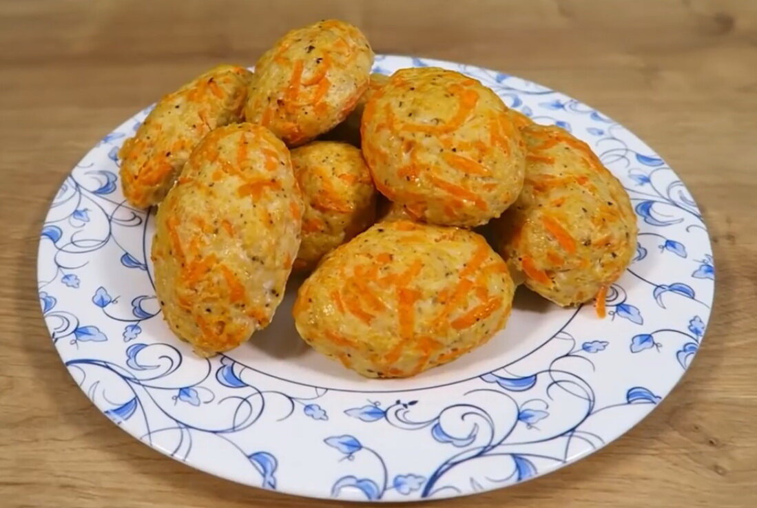 куриные котлеты с морковью. куриные котлеты с морковкой. куриные котлеты с морковью. котлеты куриные с морковкой. морковные кнели.