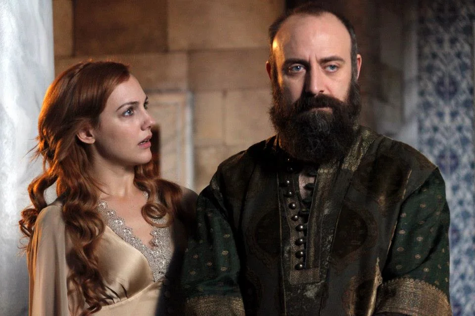 Сулейман я выбрал тебя читать полностью. Сулейман я выбрал тебя читать полностью. Нигяр калфа турецкий сериал. Великолепный век поцелуй хюррем и сулеймана. Книга сулейман великолепный.