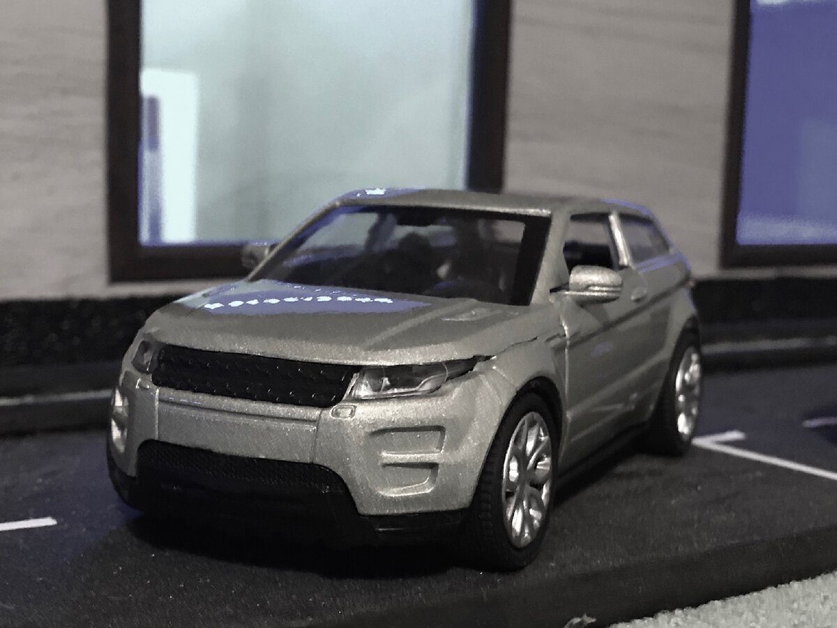 Модель 1:32 Range Rover Evoque