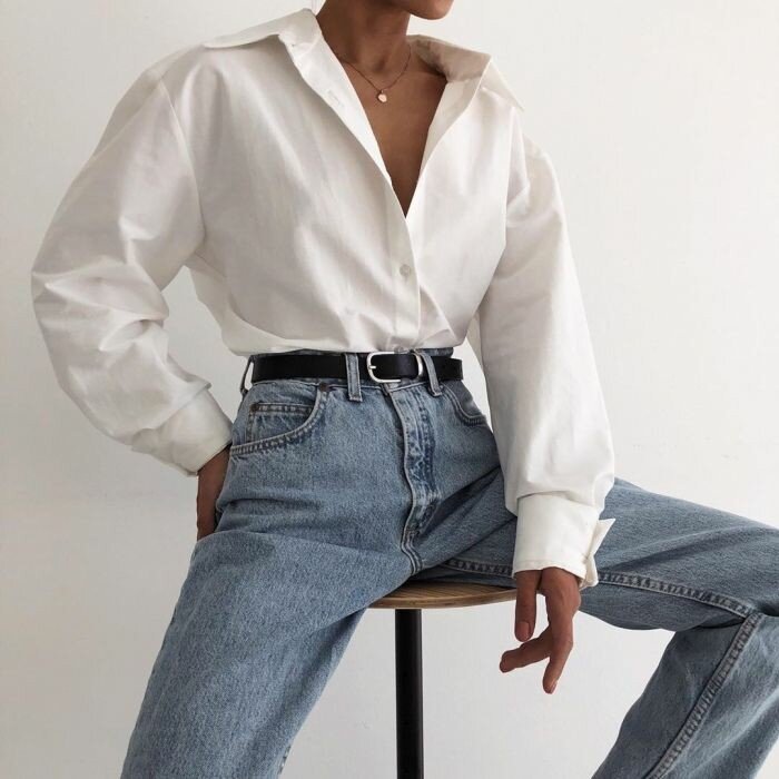 Как, на ваш взгляд, уместно такое в офисе или нет? Во многих компаниях недопустимы, например, даже самого строгого и классического кроя джинсы.