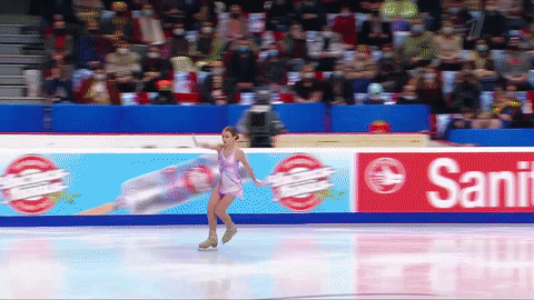 При создании gif-анимации была использована трансляция Первого канала.