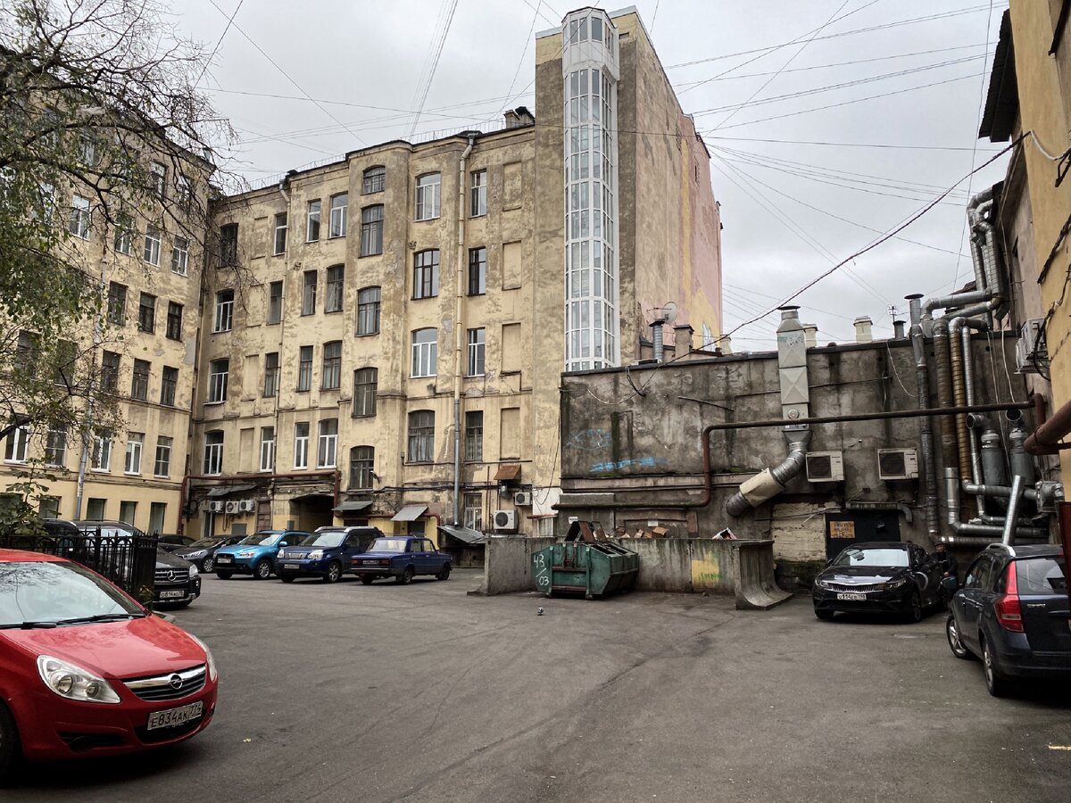 Где-то на Васильевском острове