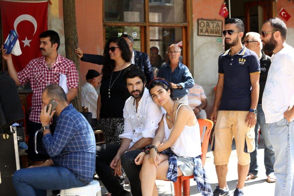 Фото с съемок сериала «Грязные деньги, лживая любовь»